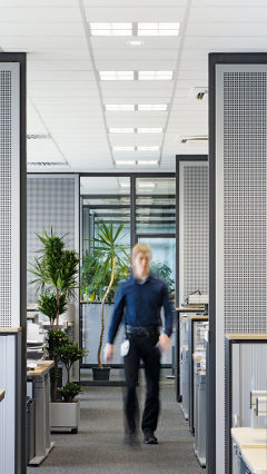 Aumente la productividad en el puesto de trabajo con la iluminación para oficinas de Philips 