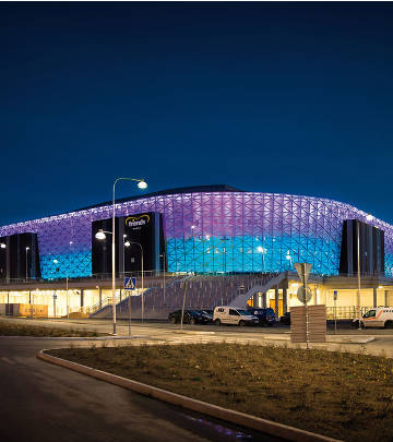 Impresionante fachada que cambia de color en el estadio Friends Arena (Suecia) iluminado por Philips