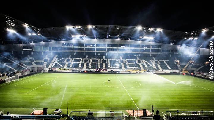 Philips Lighting garantiza una excelente visibilidad tanto a jugadores como a espectadores en el estadio Ghelamco Arena (Bélgica)