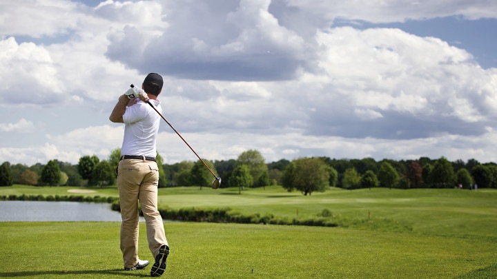 Proyectores LED para campos de golf - Iluminación de campos deportivos