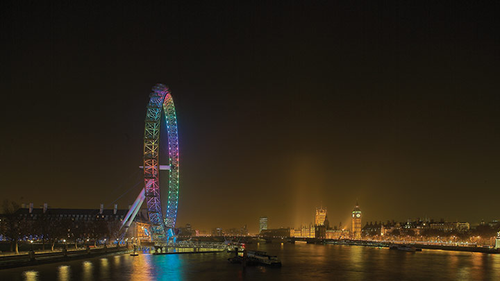 Noria London Eye con iluminación impactante