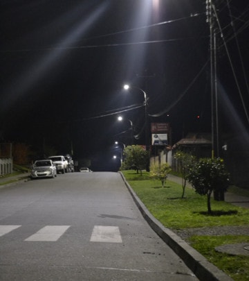  La tecnología LED de Philips ofrece iluminación eficiente y mayor reproducción cromática que las lámparas de vapor de sodio. 
